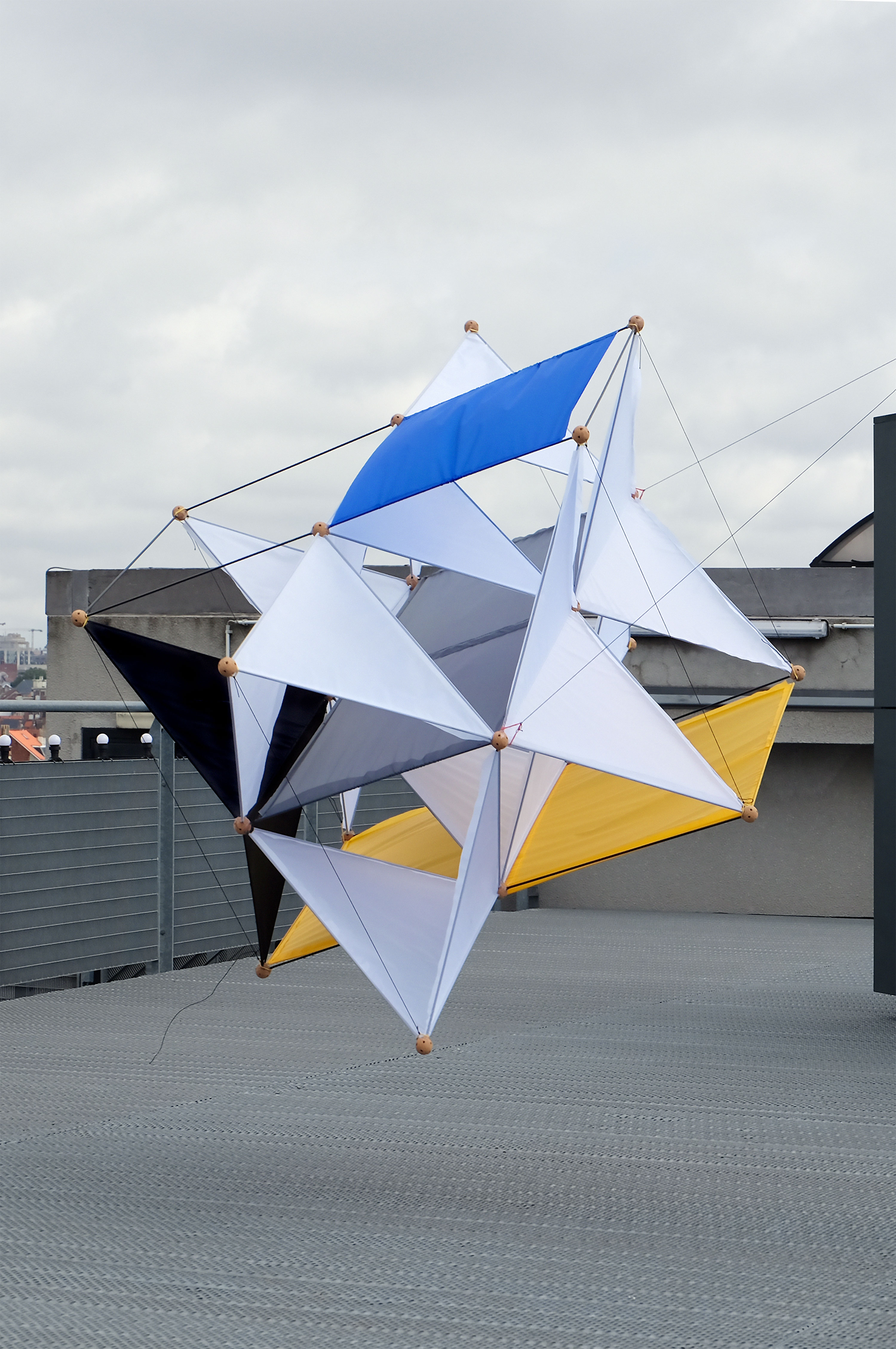 lecreurer_overtheline2